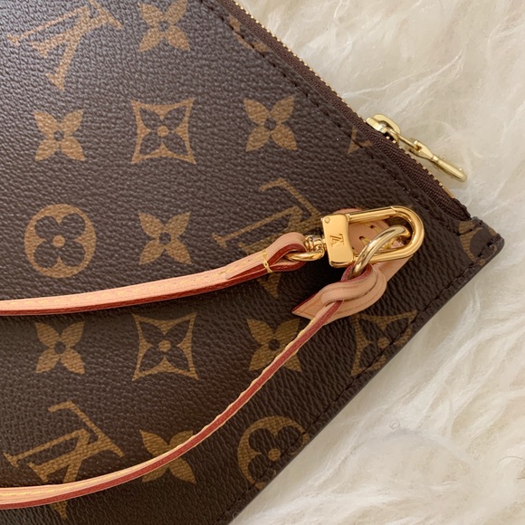 ❌SOLD❌🖤 LOUIS VUITTON Neverfull MM Pouch Wristlet - Picture 3 of 8